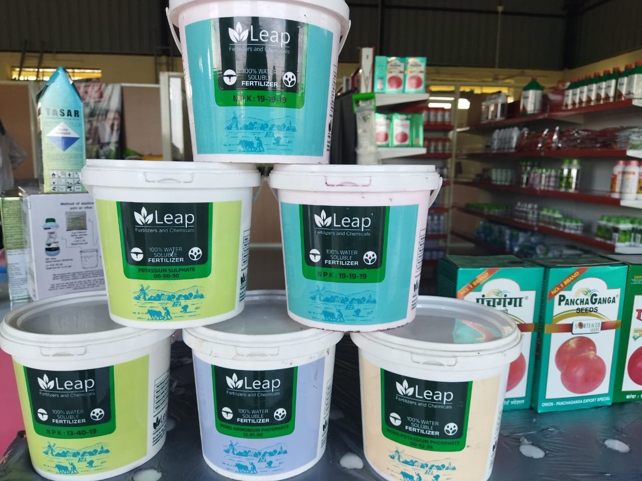 LEAF Fertilizers water soluble